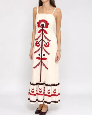 Vestido com flores bordadas