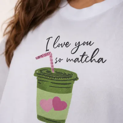 T-shirt matcha com brilhos