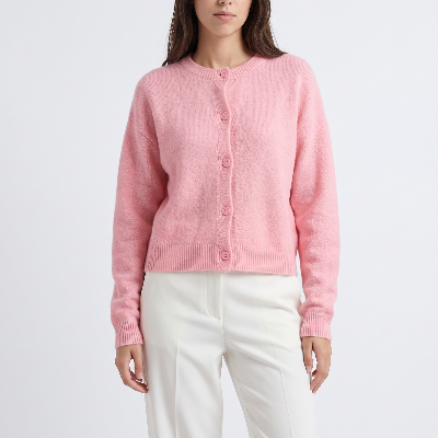 Casaco de malha rosa c/ botões