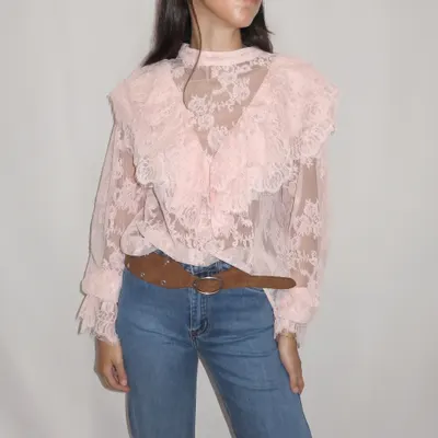Blusa rendada rosa