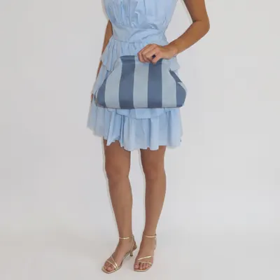 Clutch riscas em malha - azul